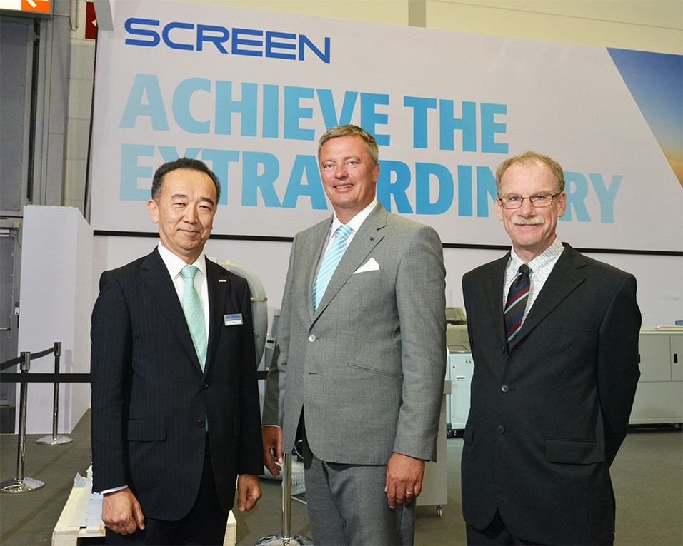 (From left) Tsuneo Baba, President, SCREEN GP; Christian Engel, CEO, BHS Corrugated; and Bill Baxter, Inca Digital